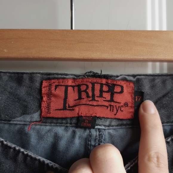 Tripp NYC Gray Camouflage Capris - Picture 10 of 13